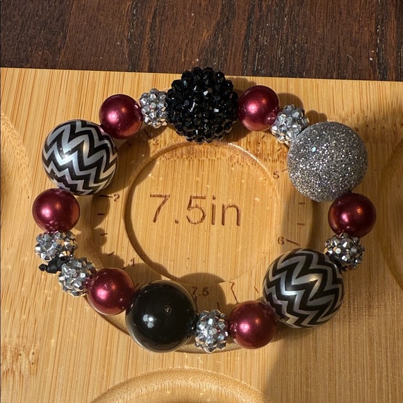 Elegant Maroon and Silver Beaded Elastic Bracelet Set - Picture 4 of 7